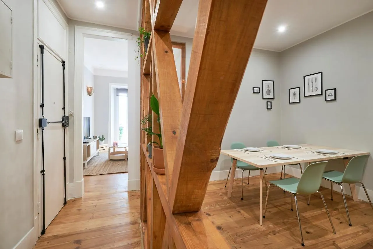 Design Apartment For Big Groups 4Bed/3Bath 리스본 포르투갈